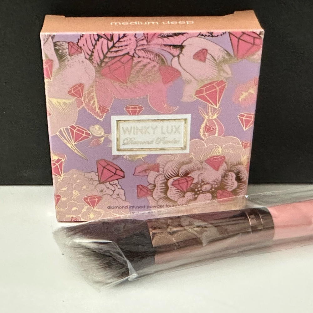 WINKY LUX Diamond Powder Foundation - RARE Medium Deep with pink Brush NIB